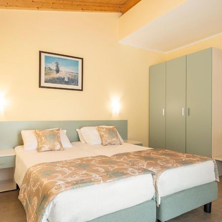 Residence Dany Appartamenti Con Cucina Vista Lago Piscina E Parcheggio Gargnano Exterior foto