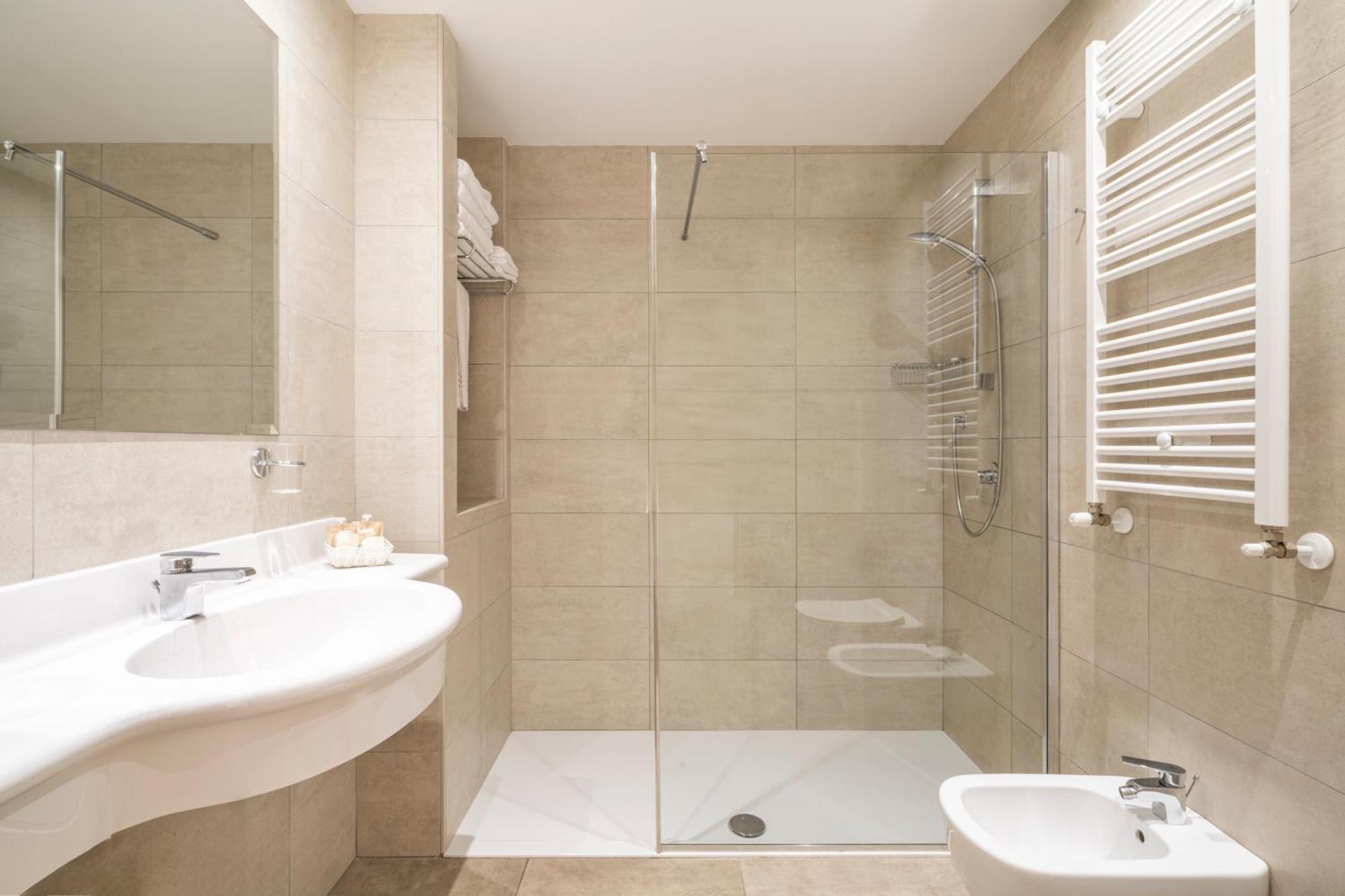 Residence Dany Appartamenti Con Cucina Vista Lago Piscina E Parcheggio Gargnano Exterior foto