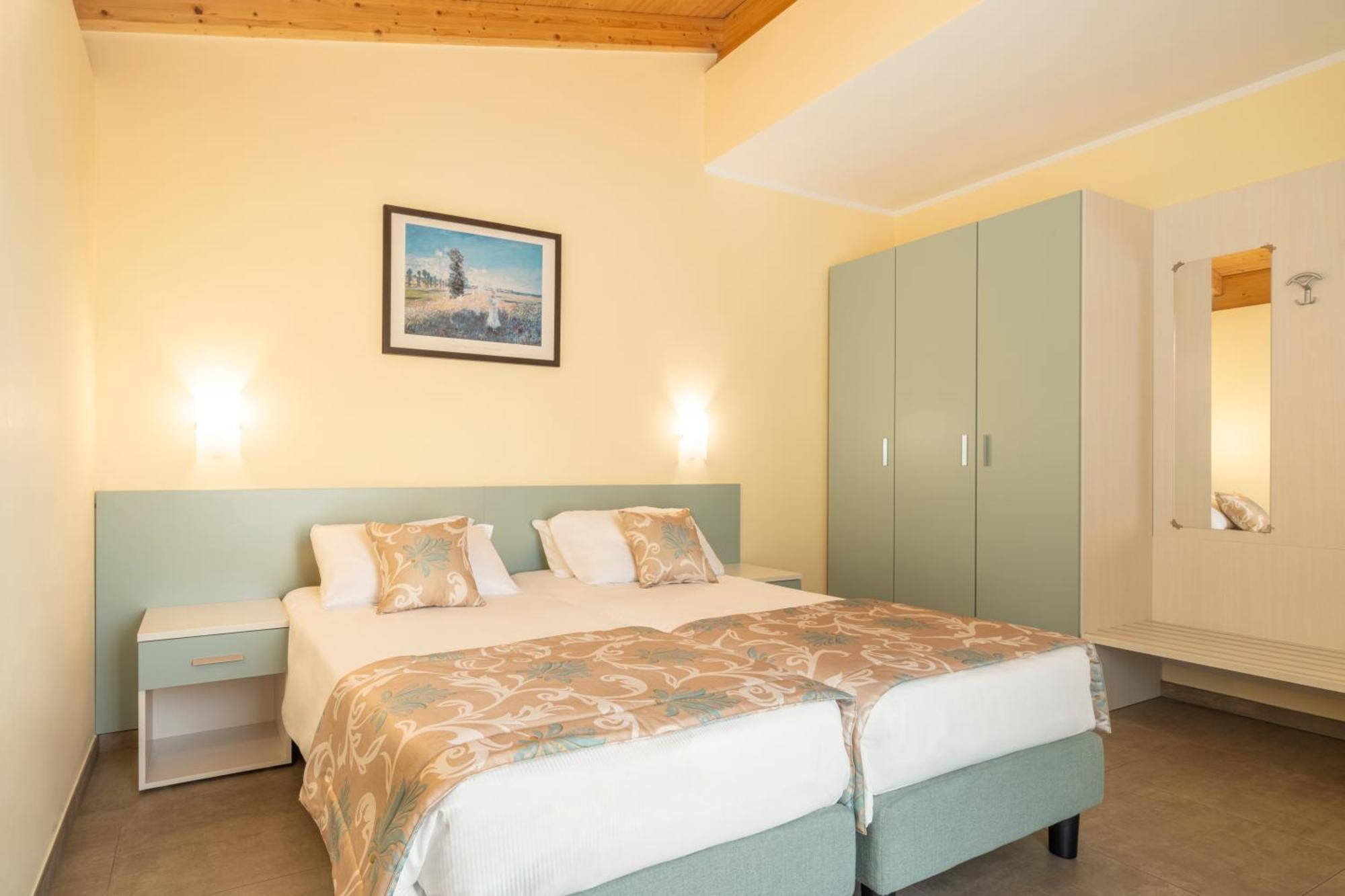 Residence Dany Appartamenti Con Cucina Vista Lago Piscina E Parcheggio Gargnano Exterior foto