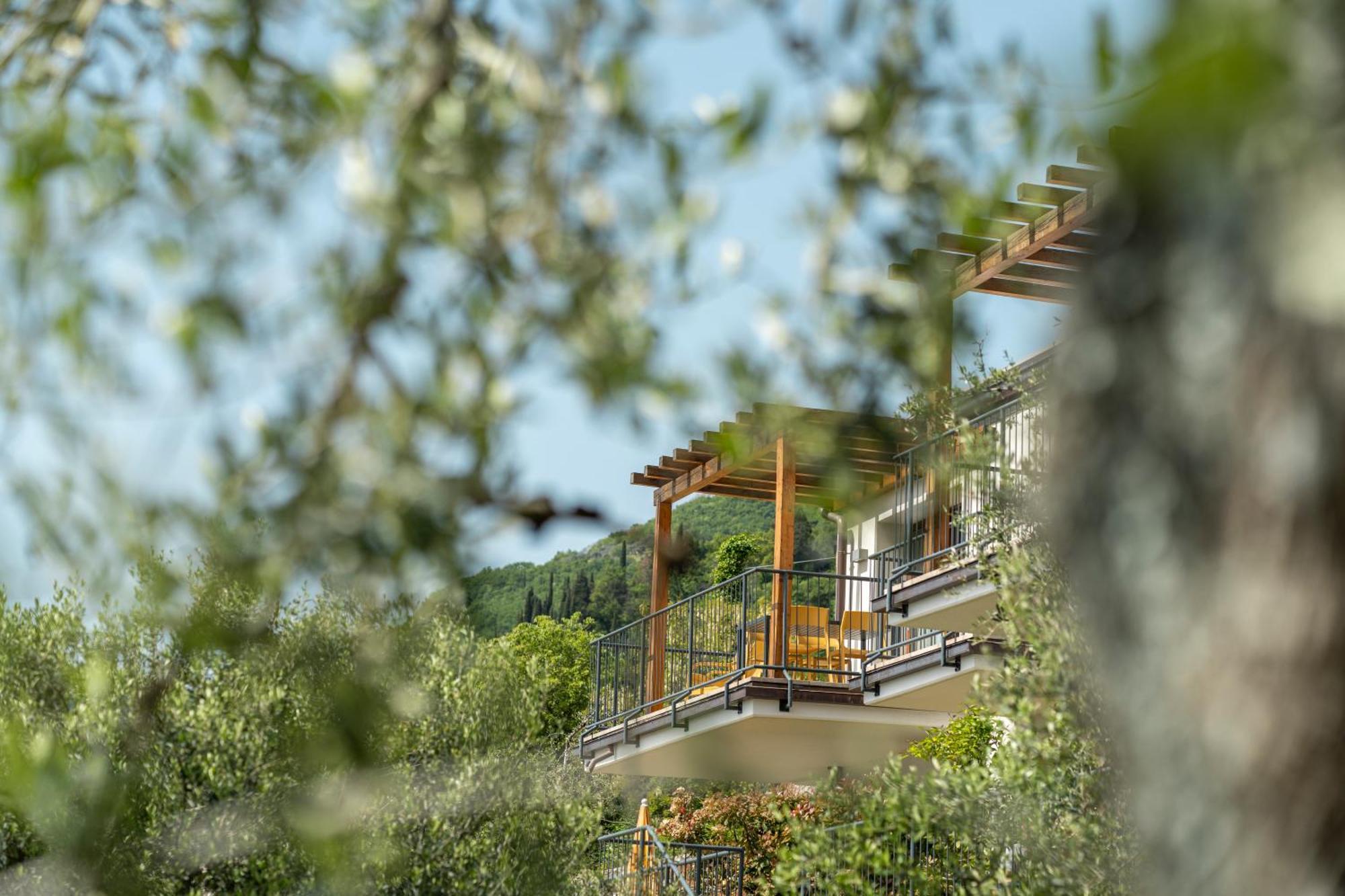 Residence Dany Appartamenti Con Cucina Vista Lago Piscina E Parcheggio Gargnano Exterior foto