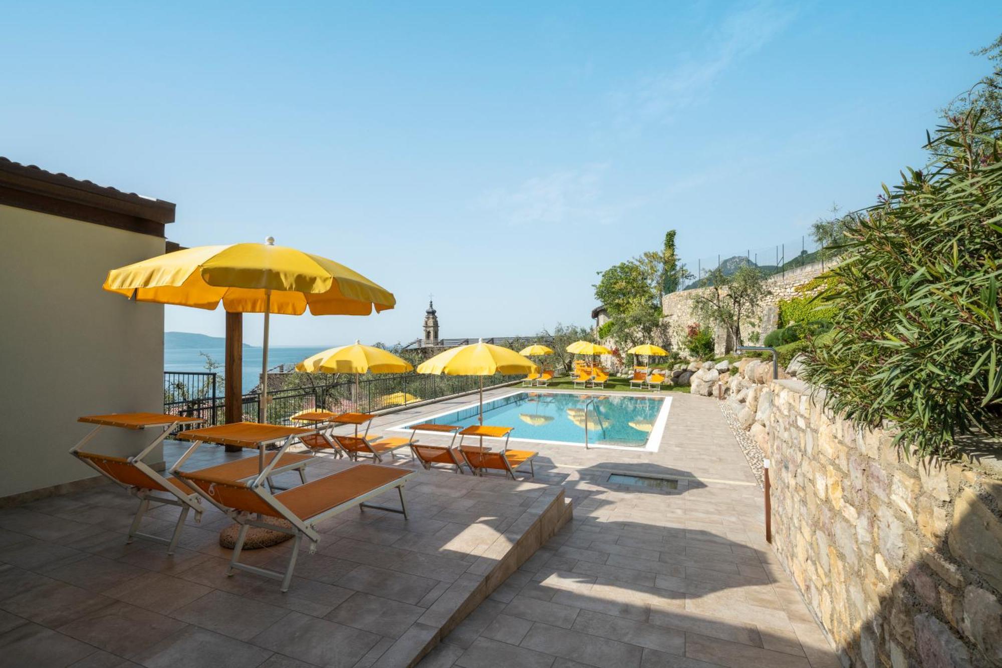 Residence Dany Appartamenti Con Cucina Vista Lago Piscina E Parcheggio Gargnano Exterior foto