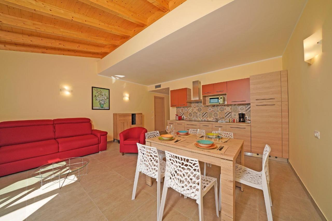 Residence Dany Appartamenti Con Cucina Vista Lago Piscina E Parcheggio Gargnano Exterior foto